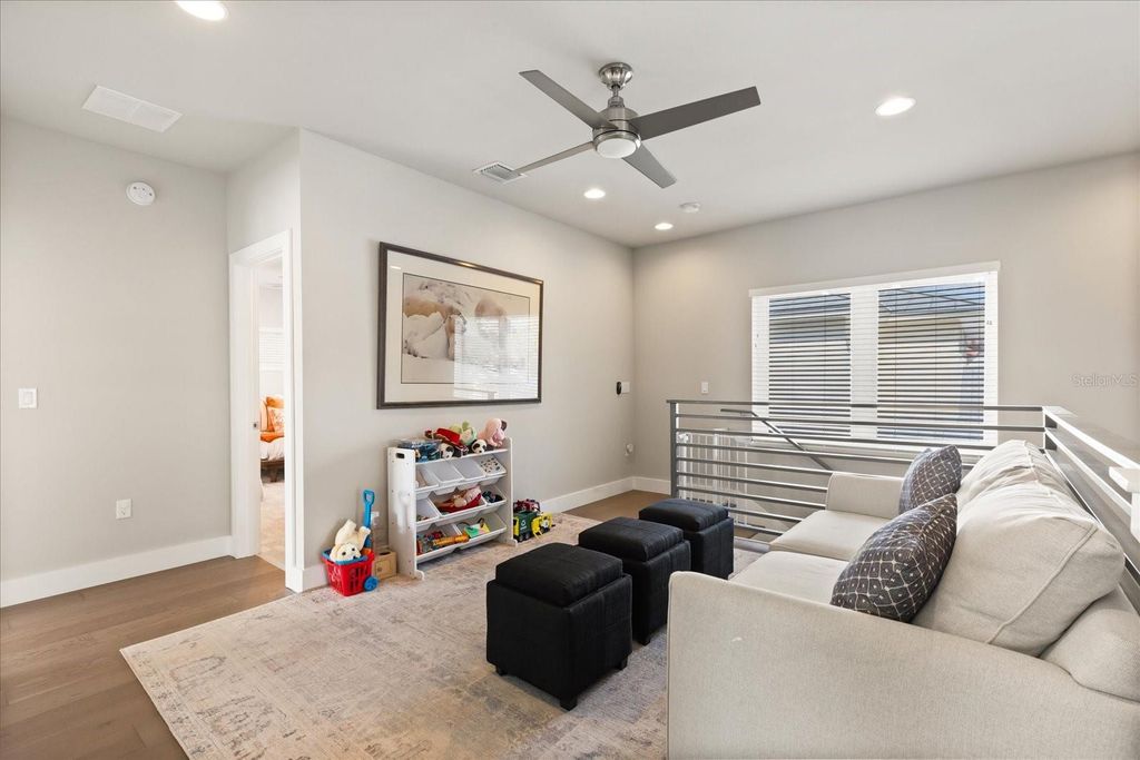 Image 21 of property listing at 1649 HARMON AVENUE, Winter Park, FL 32789