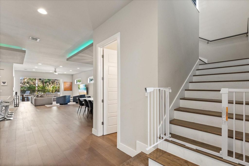 Image 7 of property listing at 1649 HARMON AVENUE, Winter Park, FL 32789