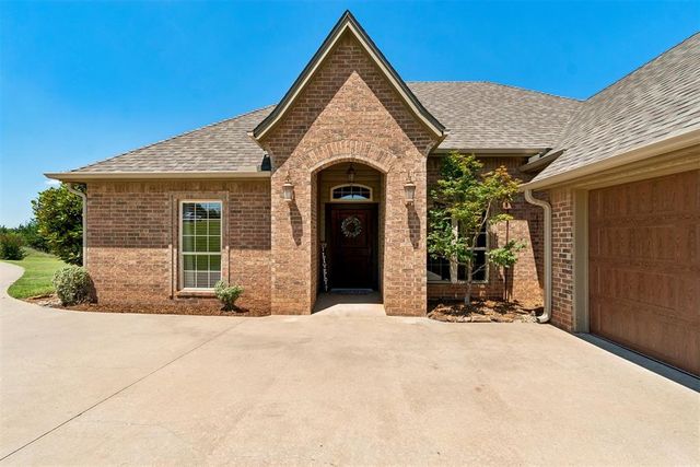 1609 Willow Road, Blanchard, OK 73010