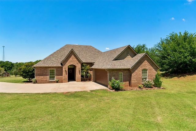 1609 Willow Road, Blanchard, OK 73010
