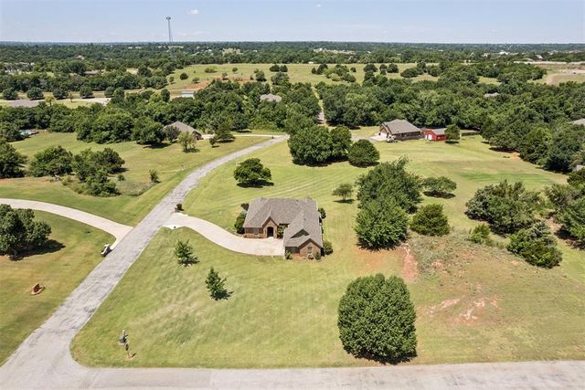 1609 Willow Road, Blanchard, OK 73010