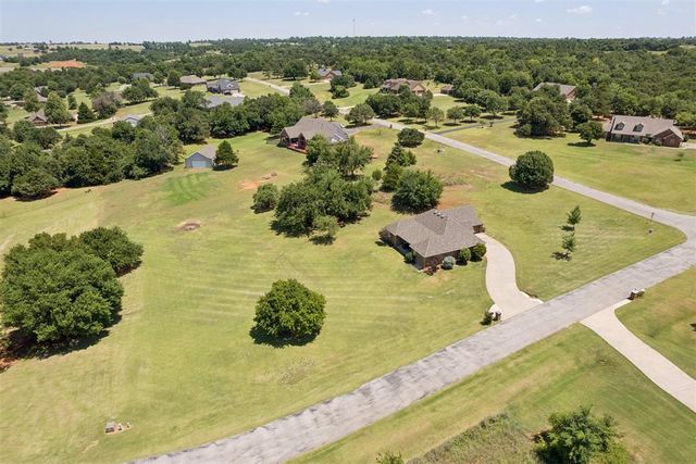 1609 Willow Road, Blanchard, OK 73010