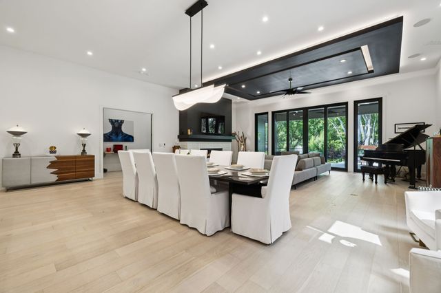 3916 Harding Pl, Nashville, TN 37215