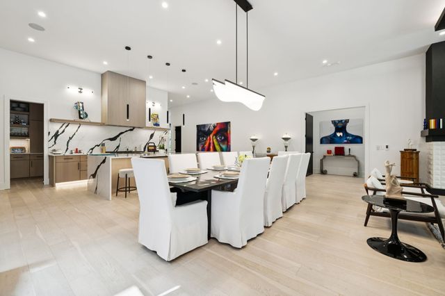 3916 Harding Pl, Nashville, TN 37215