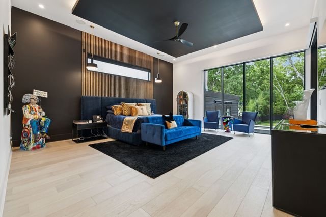 3916 Harding Pl, Nashville, TN 37215