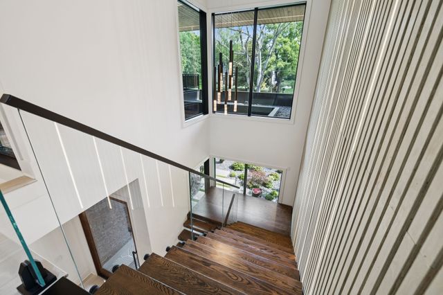 3916 Harding Pl, Nashville, TN 37215