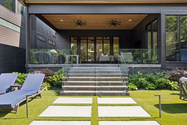 3916 Harding Pl, Nashville, TN 37215