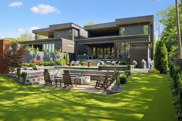 3916 Harding Pl, Nashville, TN 37215