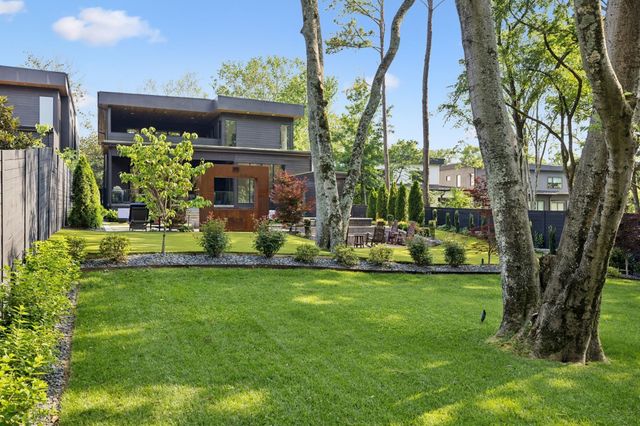 3916 Harding Pl, Nashville, TN 37215