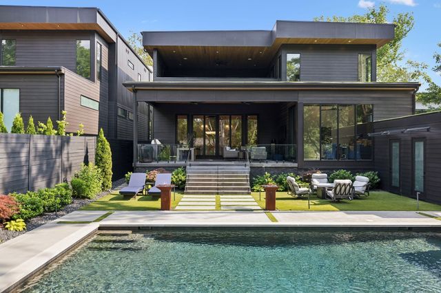 3916 Harding Pl, Nashville, TN 37215