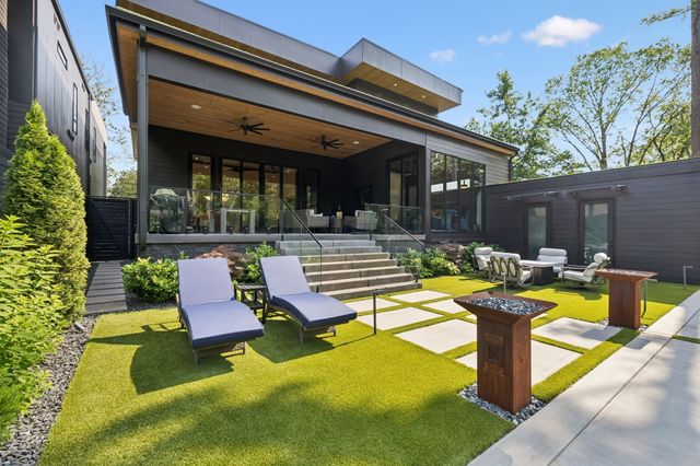 3916 Harding Pl, Nashville, TN 37215