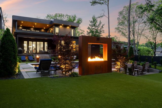 3916 Harding Pl, Nashville, TN 37215