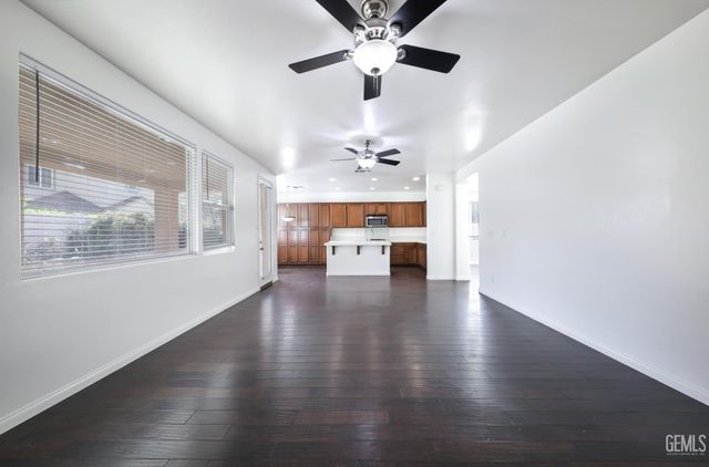 8315 Bantam Street, Bakersfield, CA 93311