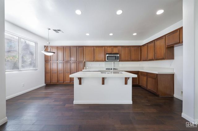 8315 Bantam Street, Bakersfield, CA 93311