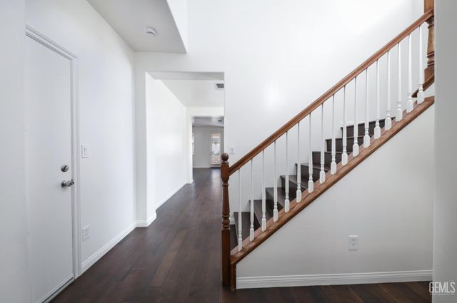 8315 Bantam Street, Bakersfield, CA 93311