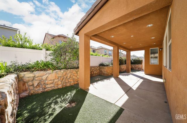 8315 Bantam Street, Bakersfield, CA 93311