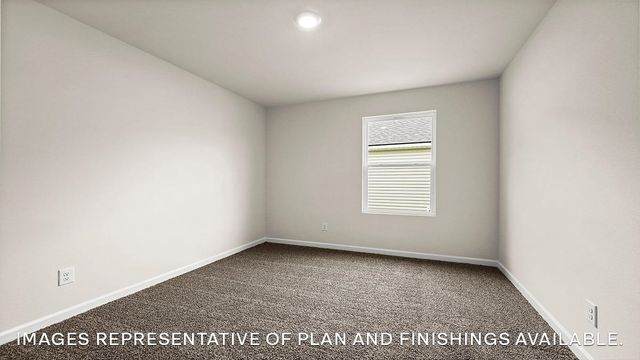 7954 ROYSTER CREEK DR E, Millington, TN 38053