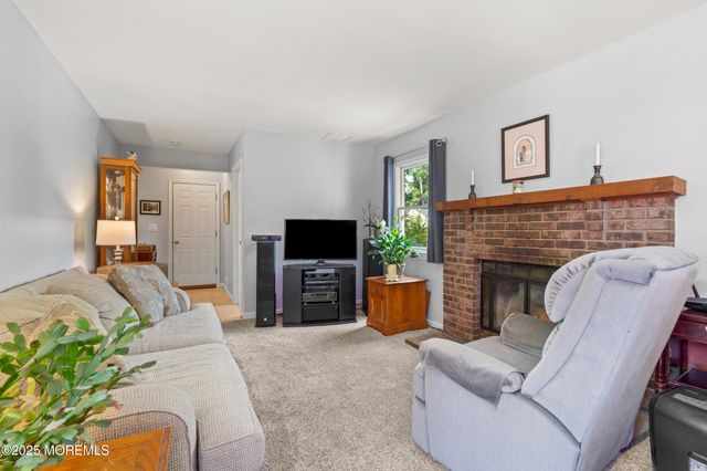 7 Lamp Post Court, Howell, NJ 07731