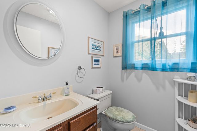 7 Lamp Post Court, Howell, NJ 07731