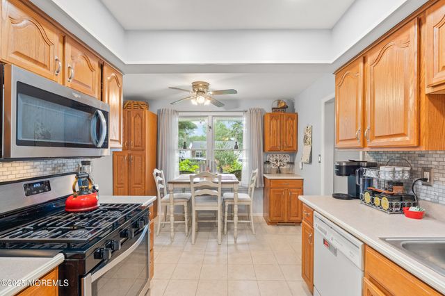 7 Lamp Post Court, Howell, NJ 07731