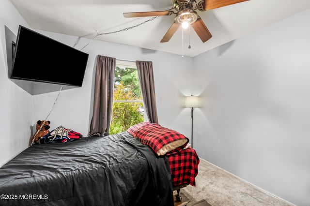 7 Lamp Post Court, Howell, NJ 07731