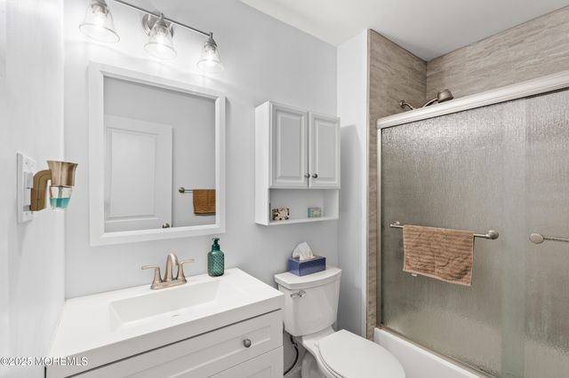 7 Lamp Post Court, Howell, NJ 07731