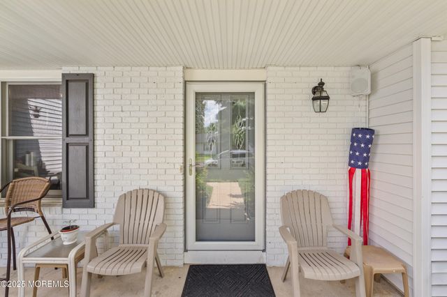 7 Lamp Post Court, Howell, NJ 07731