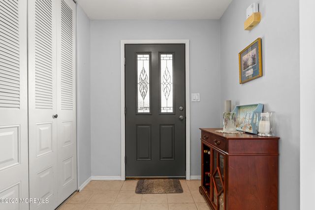 7 Lamp Post Court, Howell, NJ 07731