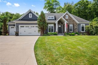11819 Dorena Circle NW, Uniontown, OH 44685