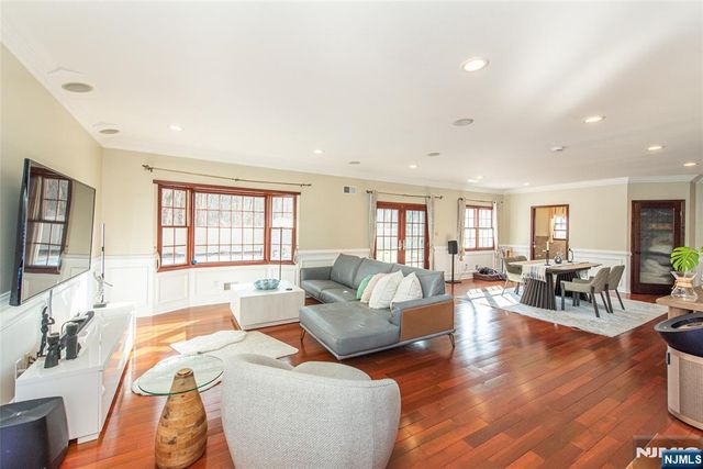 35 Waughaw Road, Montville Township, NJ 07082