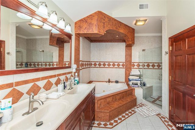 35 Waughaw Road, Montville Township, NJ 07082