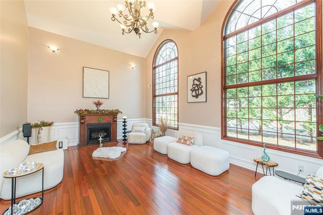 35 Waughaw Road, Montville Township, NJ 07082