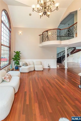 35 Waughaw Road, Montville Township, NJ 07082