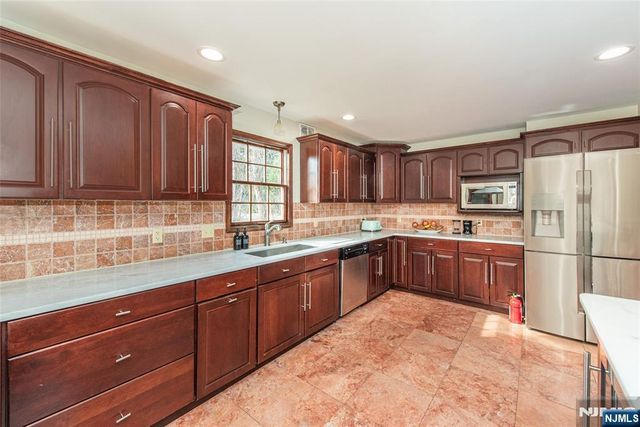 35 Waughaw Road, Montville Township, NJ 07082