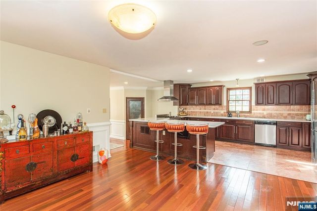 35 Waughaw Road, Montville Township, NJ 07082