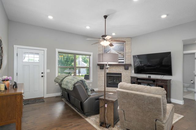 4411 Florence Avenue, Ozark, MO 65721