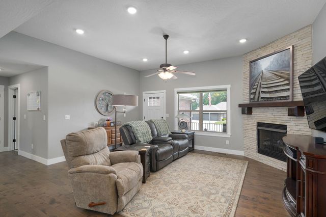 4411 Florence Avenue, Ozark, MO 65721