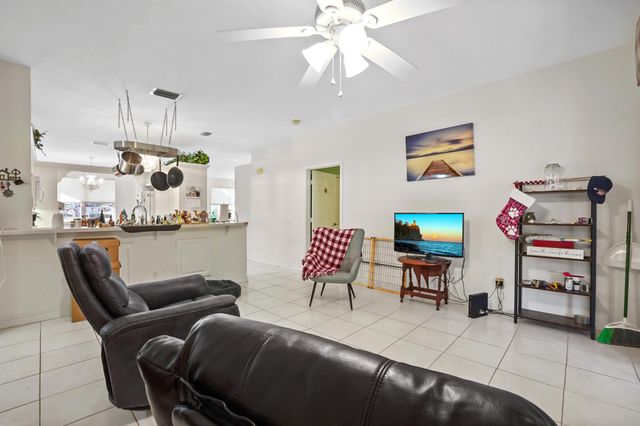 536 NW Cortina Lane, Port St Lucie, FL 34986