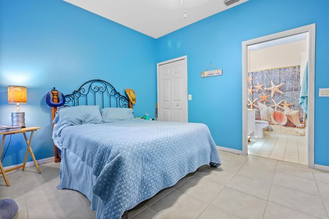 536 NW Cortina Lane, Port St Lucie, FL 34986