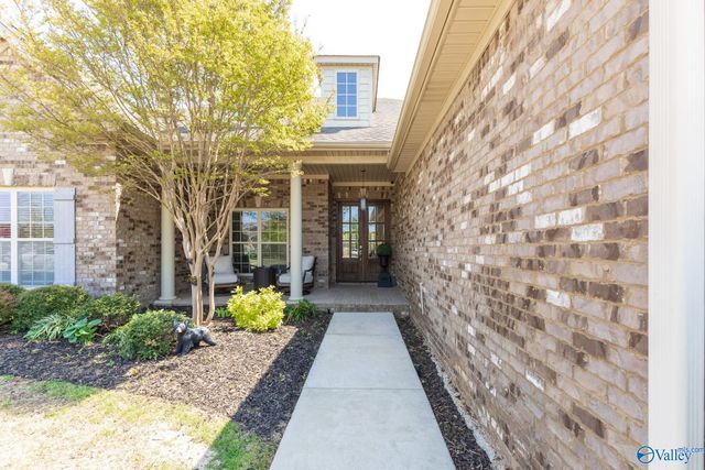 33 Wax Lane SW, Huntsville, AL 35824