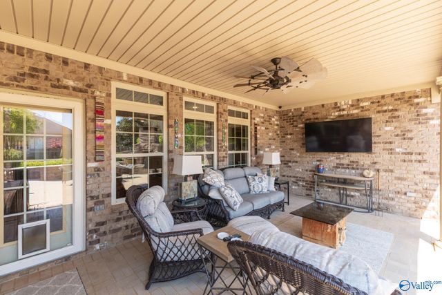 33 Wax Lane SW, Huntsville, AL 35824