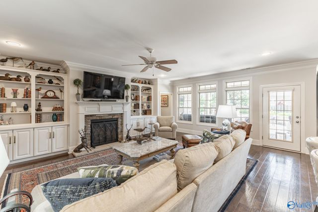 33 Wax Lane SW, Huntsville, AL 35824