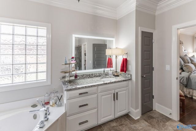 33 Wax Lane SW, Huntsville, AL 35824