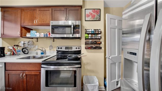 2684 Wooster Road, Rocky River, OH 44116