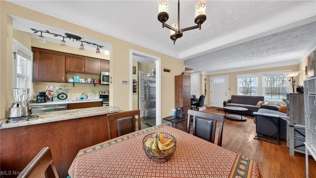 2684 Wooster Road, Rocky River, OH 44116