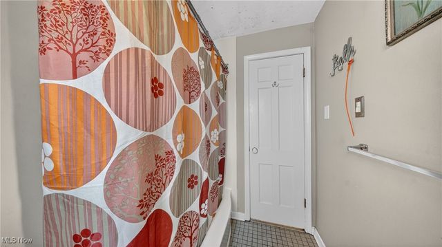 2684 Wooster Road, Rocky River, OH 44116