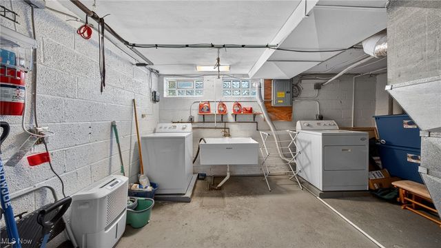 2684 Wooster Road, Rocky River, OH 44116