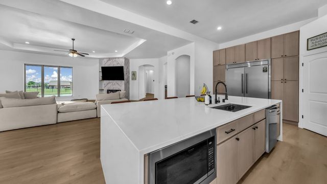 235 Bearclaw Circle, Aledo, TX 76008