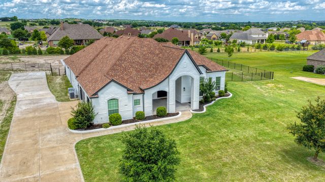 235 Bearclaw Circle, Aledo, TX 76008