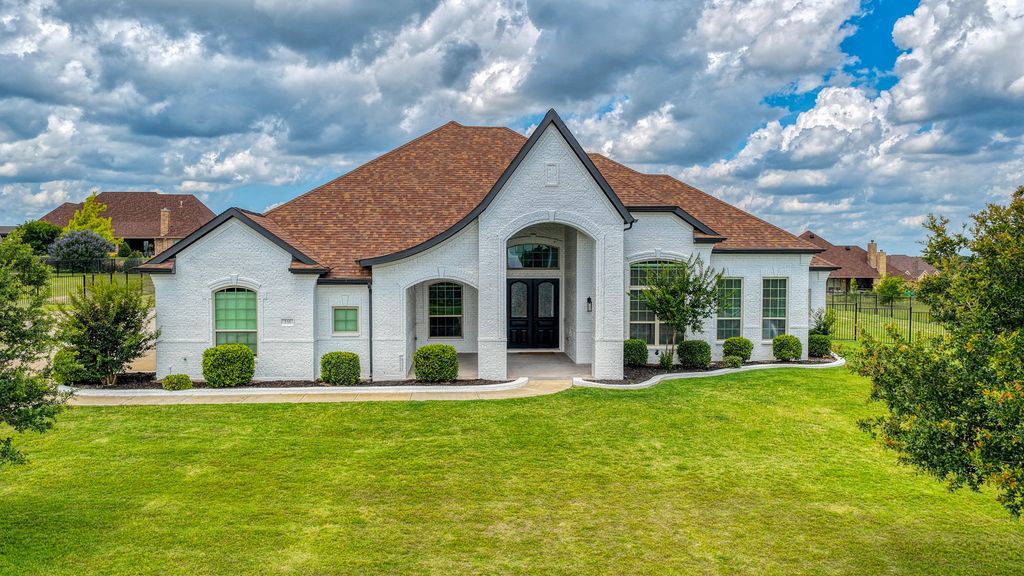 235 Bearclaw Circle, Aledo, TX 76008